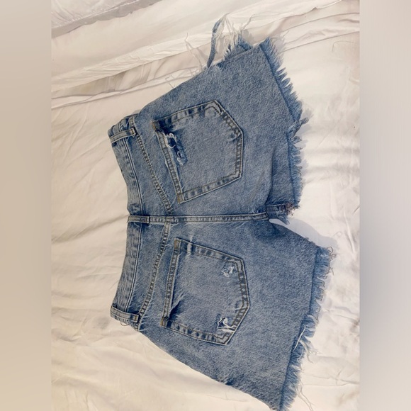 We the free size 24 shorts - Picture 3 of 3